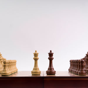 Ajedrez de Madera Modelo Madrid - Plegable Sin Coordenadas con piezas templario y almacenamiento interior