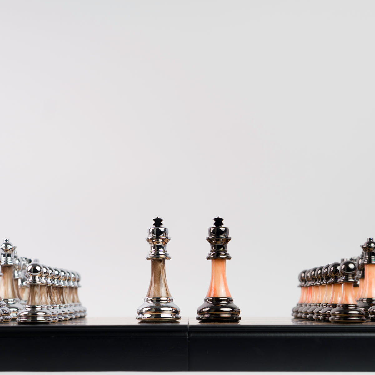 Ajedrez de Madera Modelo Paris - Plegable Sin Coordenadas con piezas templario y almacenamiento interior