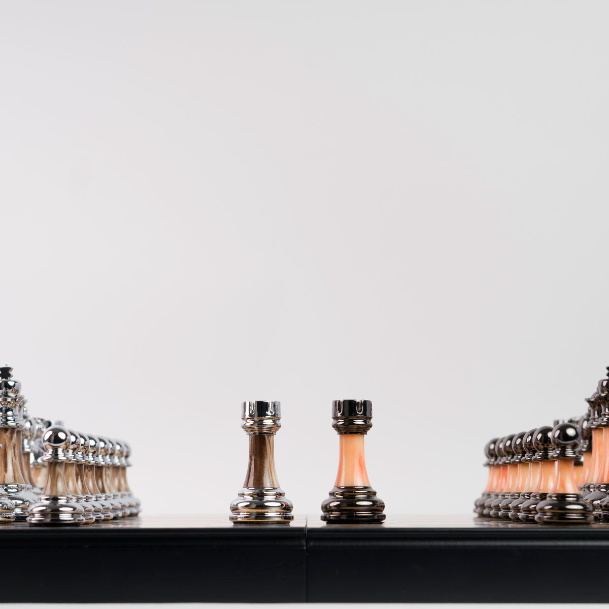 Ajedrez de Madera Modelo Paris - Plegable Sin Coordenadas con piezas templario y almacenamiento interior