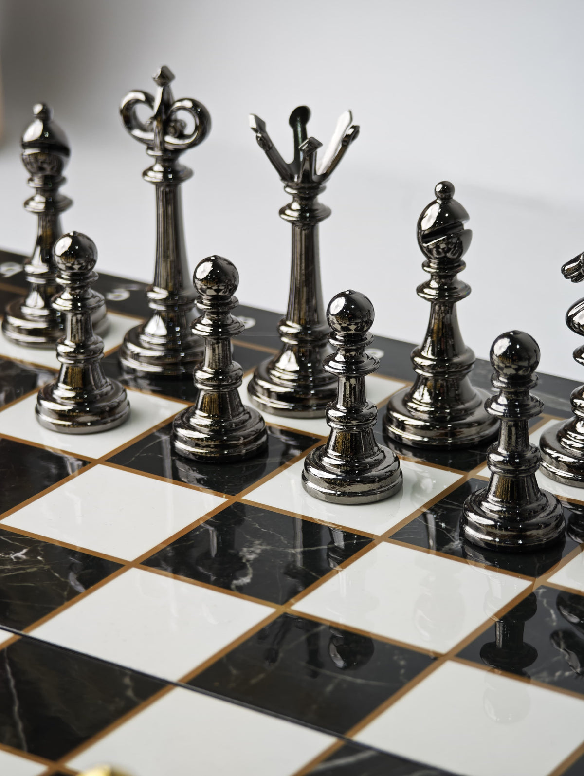 Set de Ajedrez - Dama Plegable tipo Mármol con Piezas de Metal