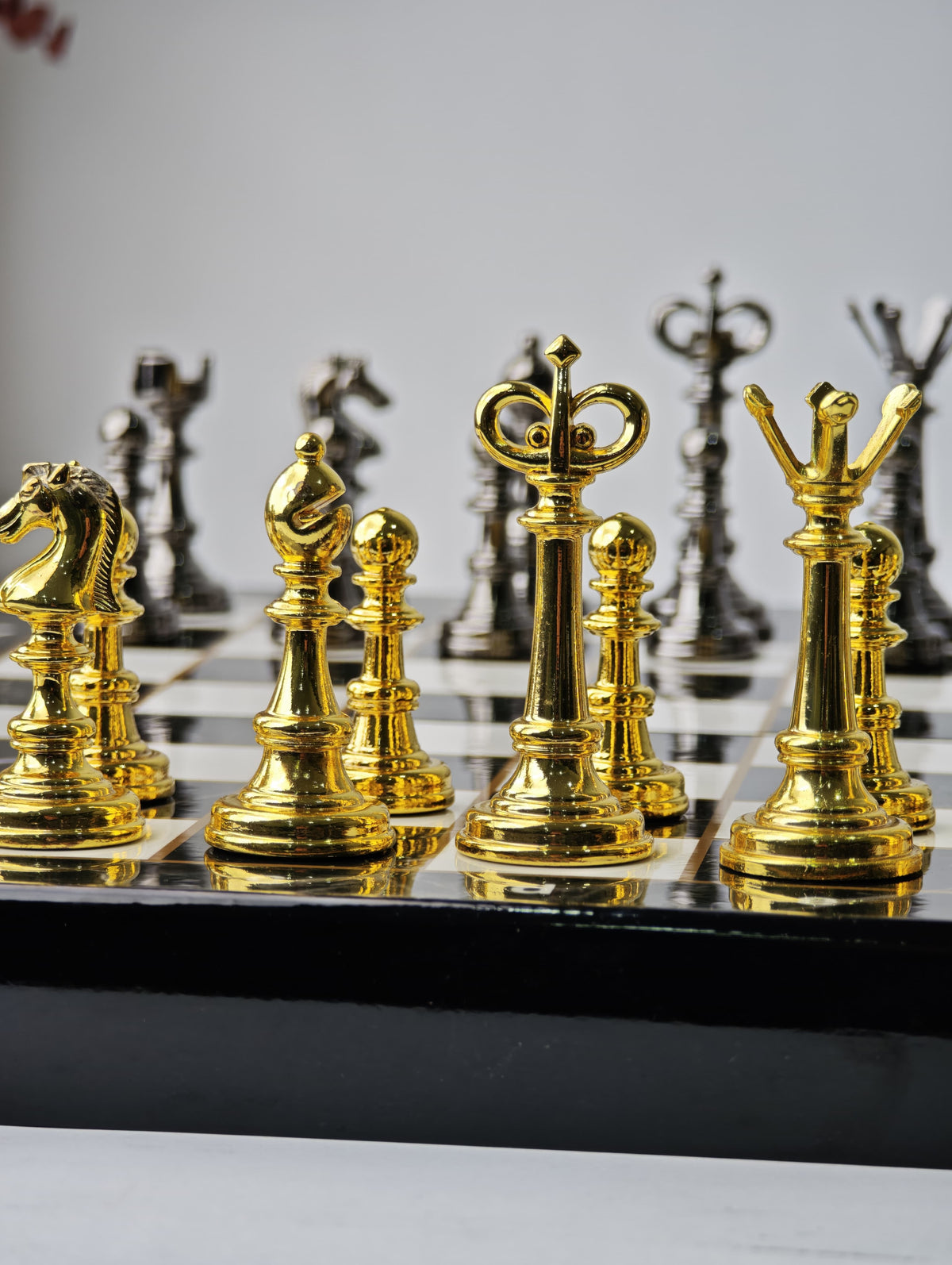 Set de Ajedrez - Dama Plegable tipo Mármol con Piezas de Metal