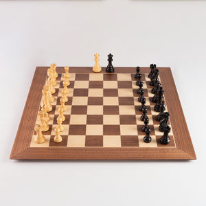 Ajedrez de Madera Ferrer Set Nogal Barcelona con piezas negras Deluxe