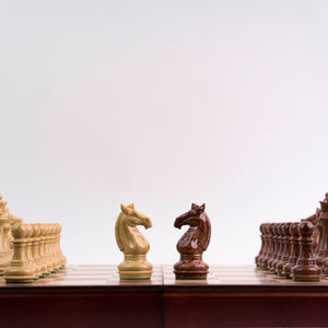 Ajedrez de Madera Modelo Madrid - Plegable Sin Coordenadas con piezas templario y almacenamiento interior