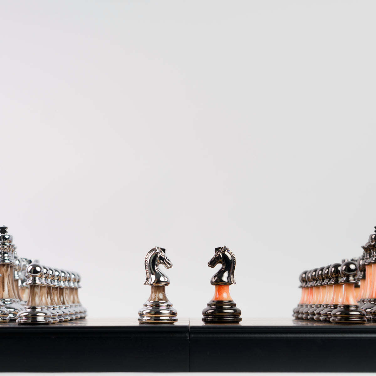 Ajedrez de Madera Modelo Paris - Plegable Sin Coordenadas con piezas templario y almacenamiento interior