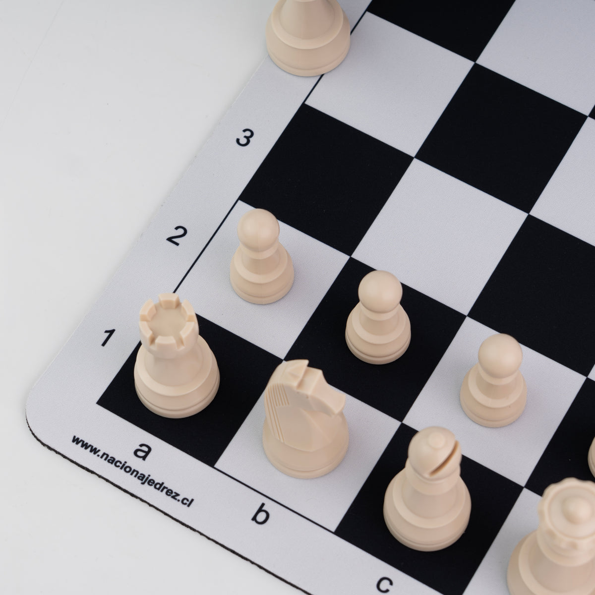 Tablero de ajedrez de goma con set de piezas ABS peso normal