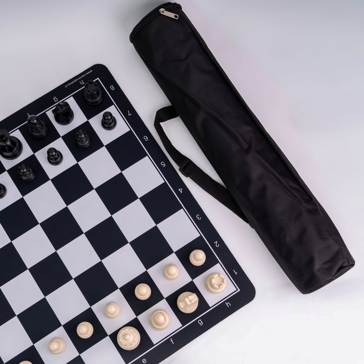 Tablero de ajedrez de goma con set de piezas ABS peso normal