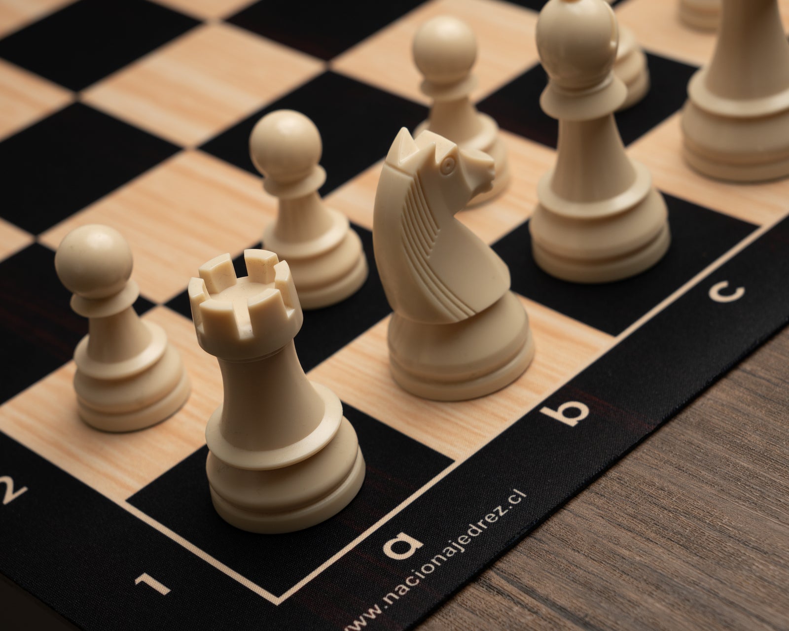 Tablero de Ajedrez Tipo Madera Mousepad con SET ABS (8871843692826)