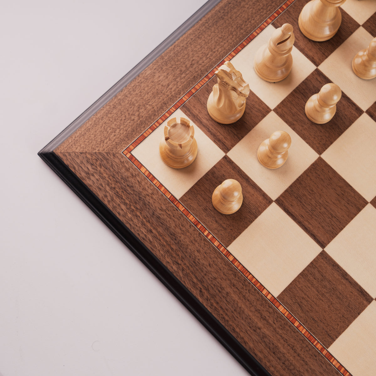 Ajedrez de Madera Ferrer Set Moldura Negra con piezas negras Deluxe