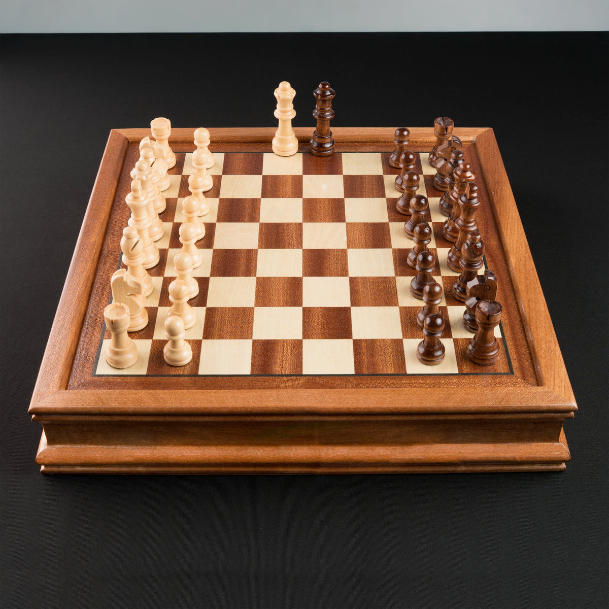 Ajedrez de Madera Magnético con Dos Cajones de Almacenamiento 32x32CM